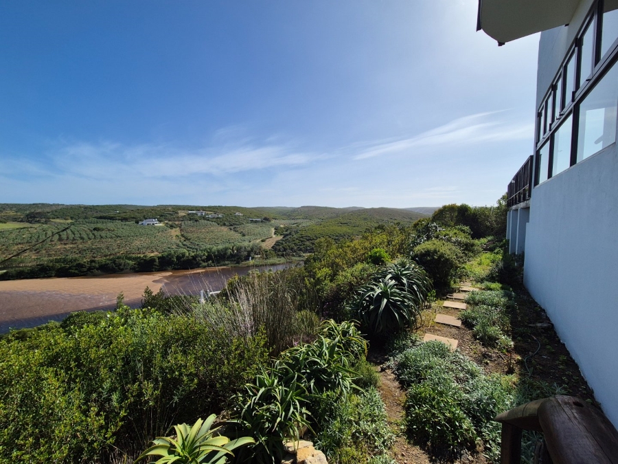 5 Bedroom Property for Sale in Stilbaai Oos Western Cape